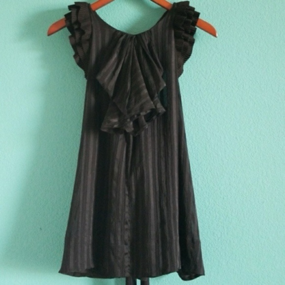 BCBG Black Backless Ruffle Shirt Size Small - Picture 5 of 5